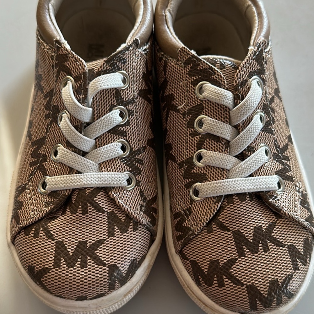 Michael Kors toddler size 7